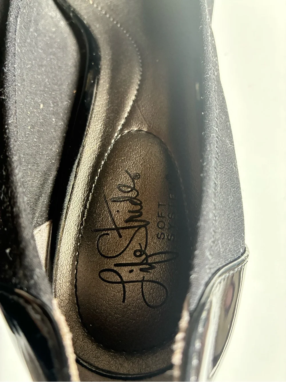 Life Stride Two-Tone Gray and Black Comfort Pumps